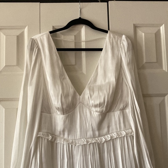 David’s Bridal Soft White Dress - Picture 3 of 9